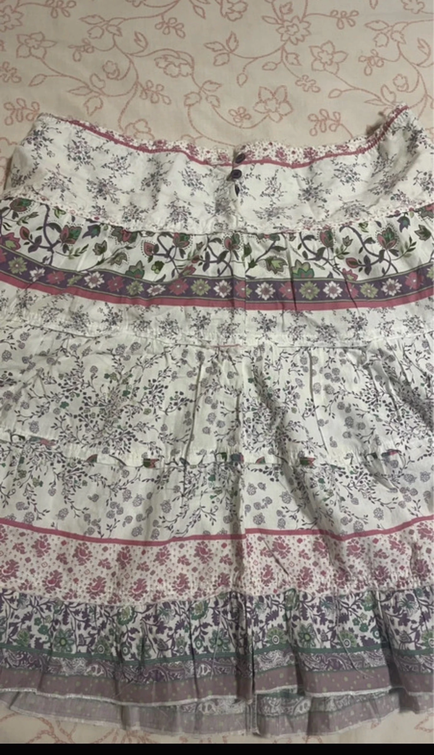 Falda Corta Stradivarius de Volantes con Estampado Floral Boho – photo 5